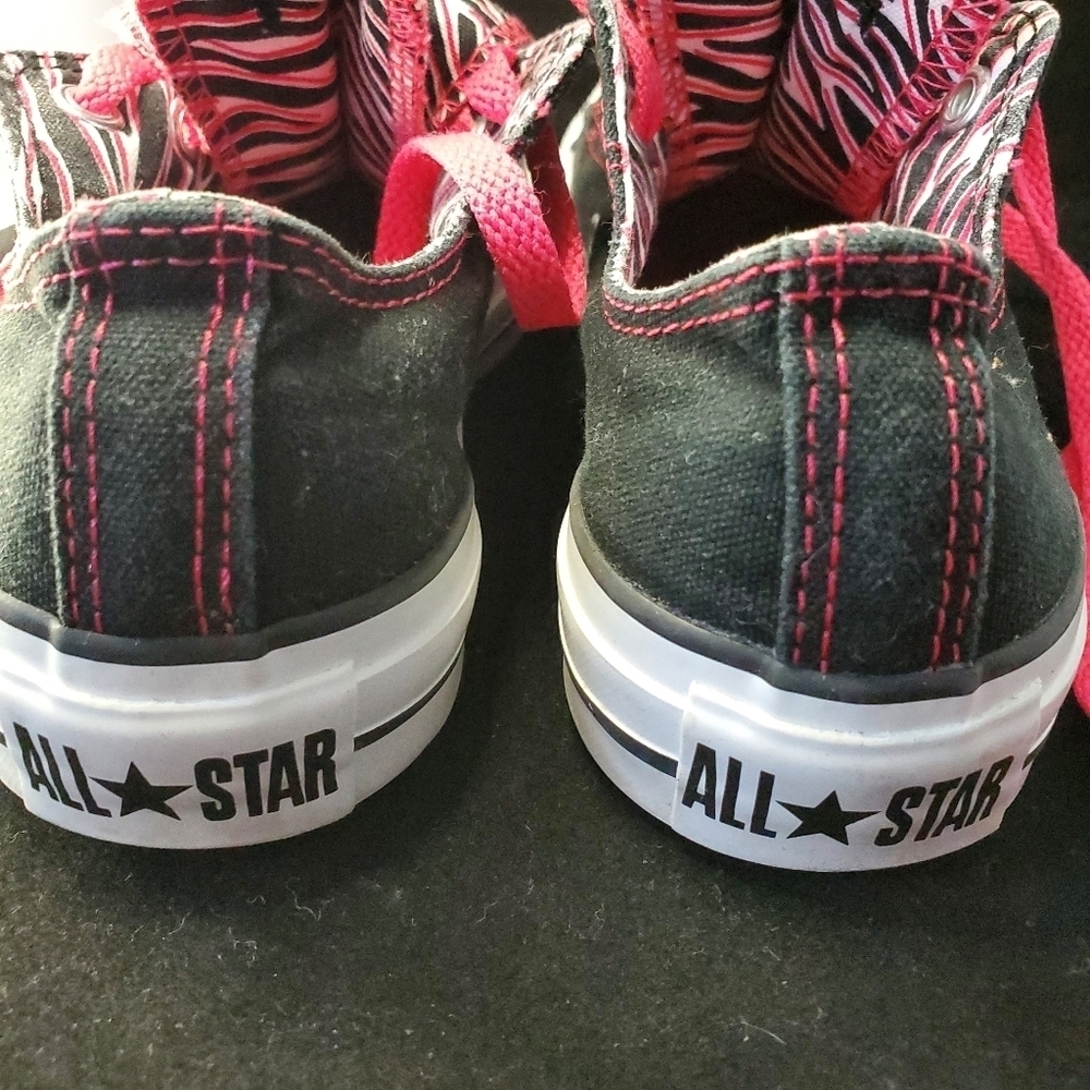 Converse Black and Pink SZ 7 - Picture 5 of 8